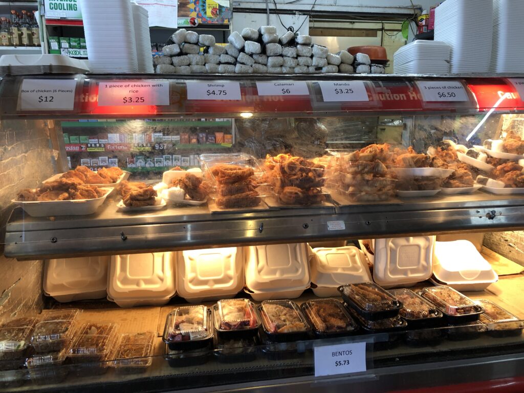 Pick up some fried chicken to bring along with you to the beach. When heading to the North Shore of Oahu, make a stop to Paalaa Kai mini-mart.