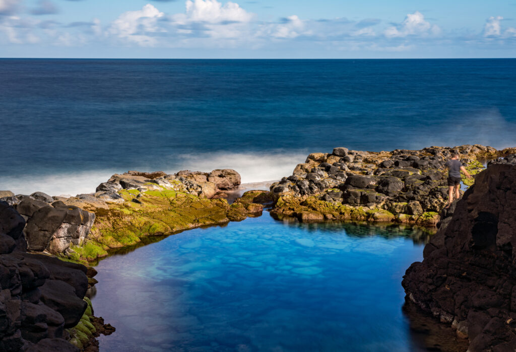 The queen's bath is safe only during the Summer. Don't waste your time finding this place during the Winter months as it will be too dangerous. 